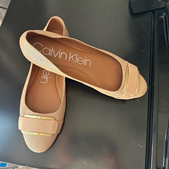 Calvin Klein women’s ballet flat, size 10.cream color. Confortable, atractivo - Picture 5 of 9